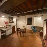 Palazzo Val Del Sasso * Villastrada (Umbria)