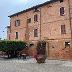 ファームステイ Palazzo Val Del Sasso Villastrada