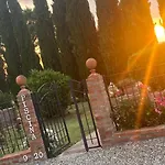 农家乐 帕拉扎瓦尔德尔萨索农家乐 Villastrada (Umbria)
