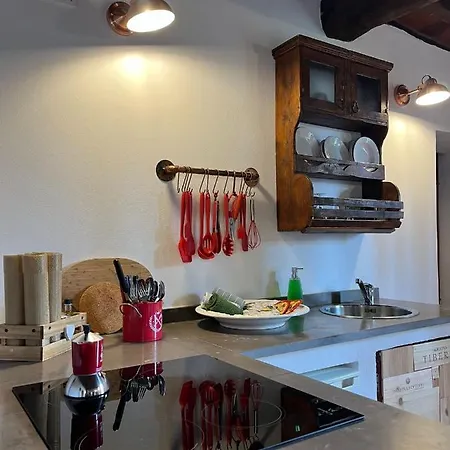 Palazzo Val Del Sasso Agroturismo Villastrada (Umbria)