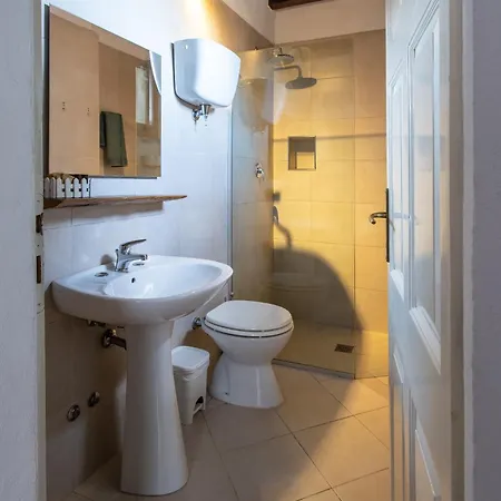 Palazzo Val Del Sasso Фермерский дом *