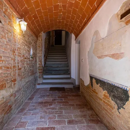 Palazzo Val Del Sasso Agroturismo Villastrada (Umbria)