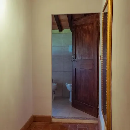 Palazzo Val Del Sasso Фермерский дом